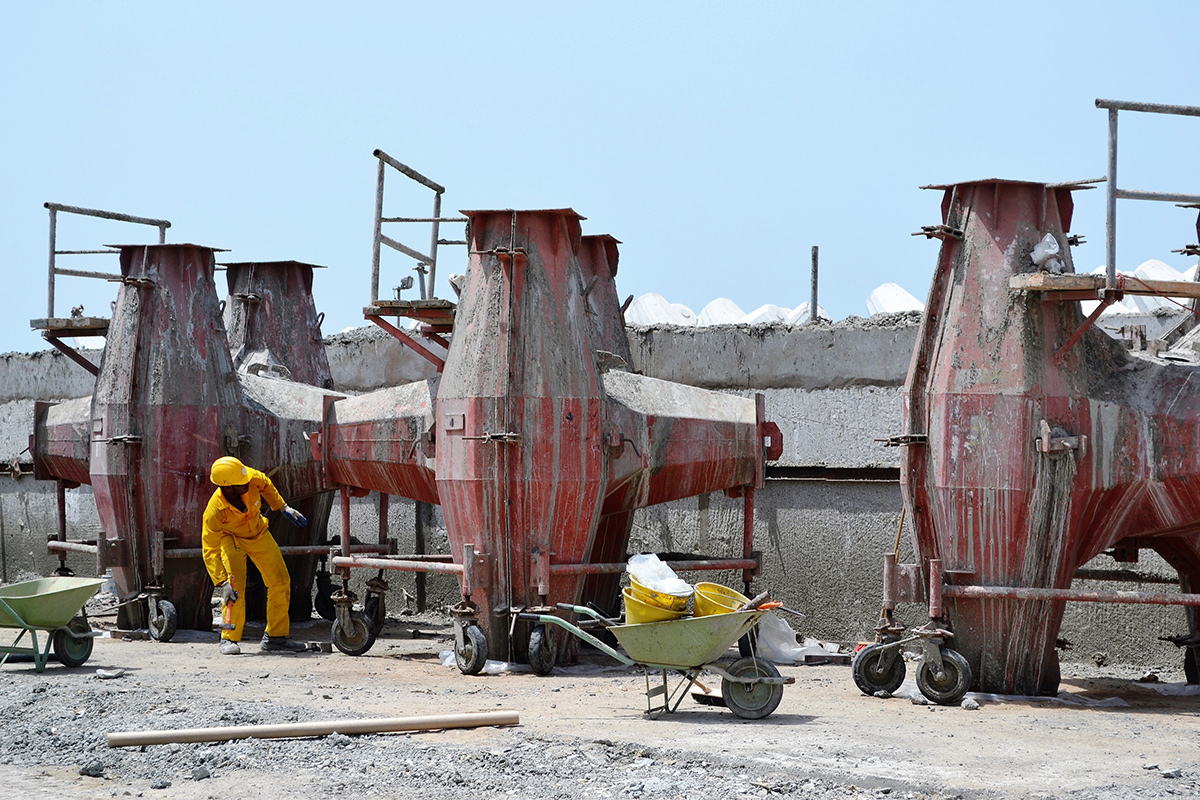 MUSTAFA & KAMAL ASHRAF TRADING & CONTRACTING CO